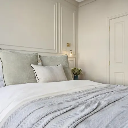 Beachside Maisonette Southbourne-2